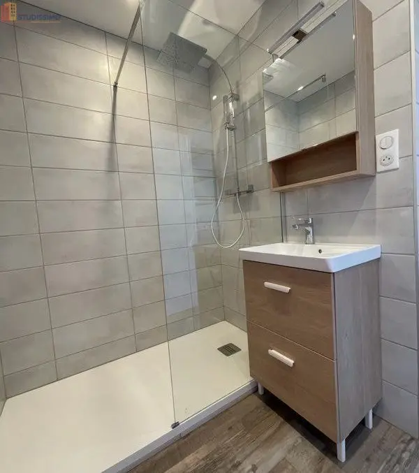 Studio meublé 32m² Saint-Étienne - 4e étage, ascenseur et cave - Photo 9