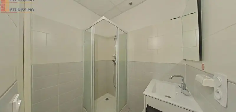 Studio 18m² Saint-Étienne - DPE D - Photo 2