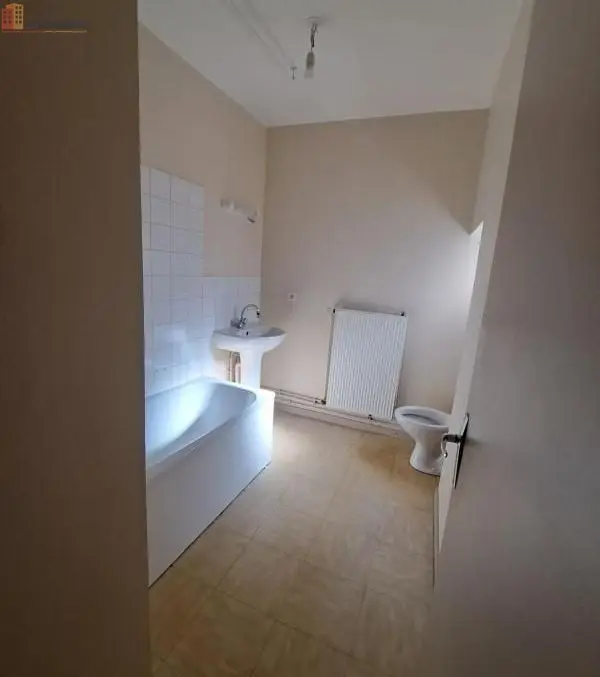 Studio 35m² Charlieu 42190 - Photo 2