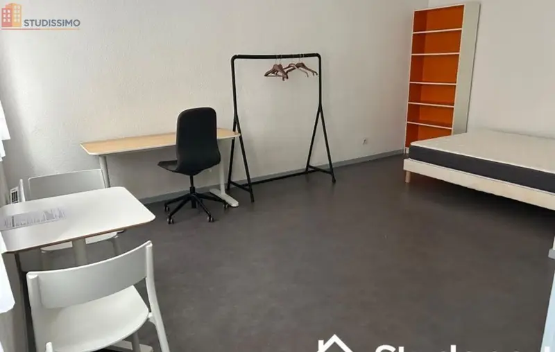 Studio 25m² Saint-Étienne - 1er étage, lumineux - Photo 3