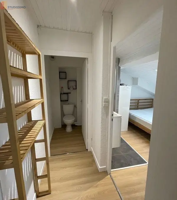 Studio meublé 27m² Saint-Étienne 42100 - Meublé, dernier étage - Photo 1