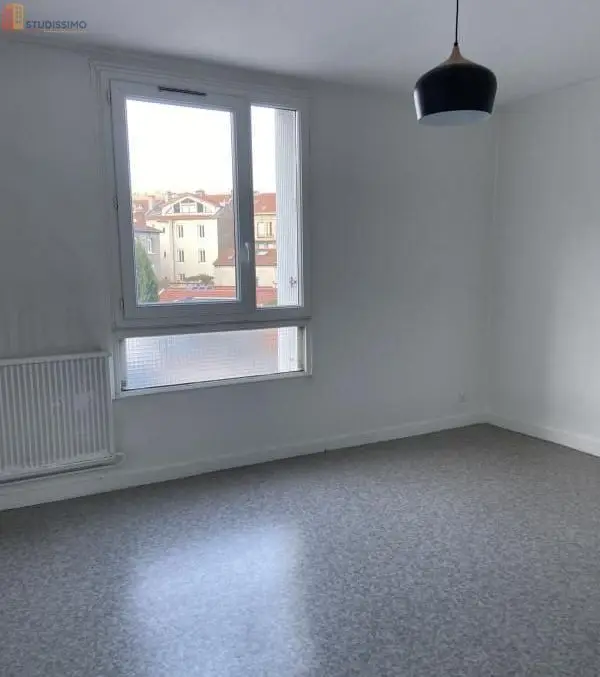 Studio 30m² Saint-Étienne 42000 - Étage 2 - Photo 1