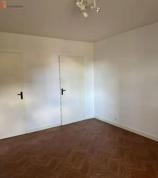 Studio 31m² Montbrison - Lumineux, proche centre-ville - Photo 3