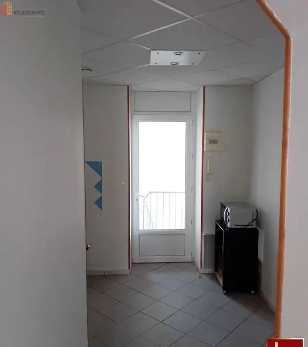 Studio 25m² Roanne 42300 - 2e étage, lumineux - Photo 5