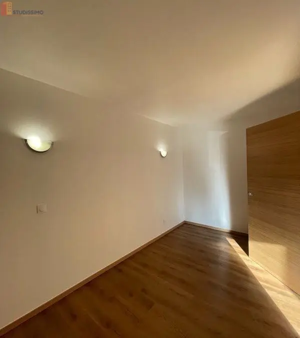 Studio 45m² Roanne - Sans caractéristique précisë - Photo 5