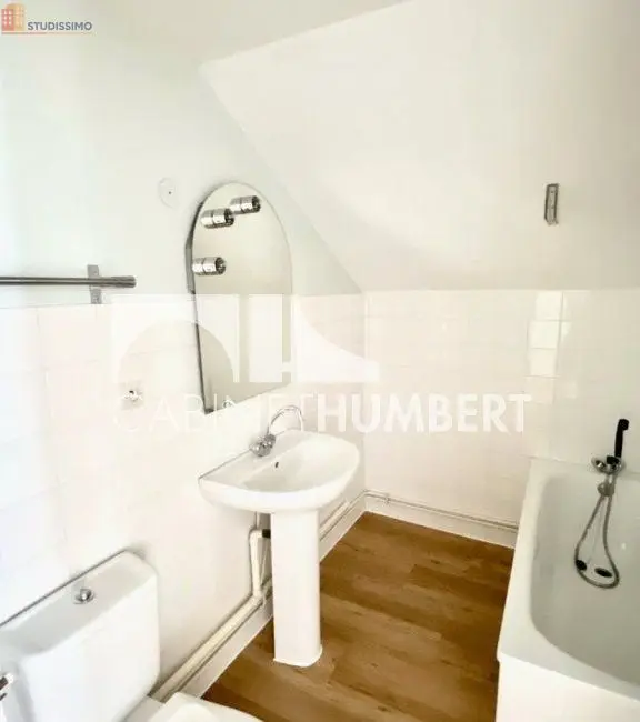 Studio 34m² Saint-Étienne - Meublé, dernier étage - Photo 3