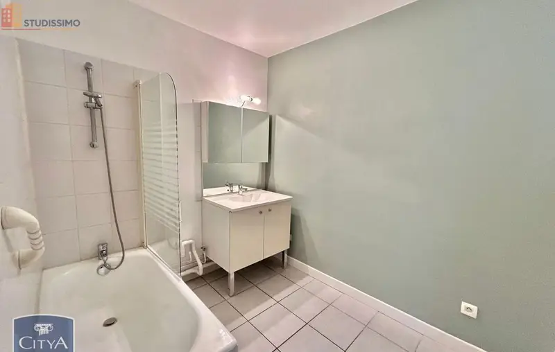 Studio 32m² Saint-Étienne 42100 - Photo 2