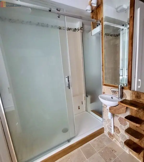 Studio meublé 21m² Saint-Étienne centre - Atypique, lumineux - Photo 9