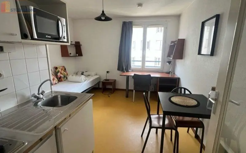 Studio meublé 18m² Saint-Étienne centre-ville - Calme, lumineux - Photo 10