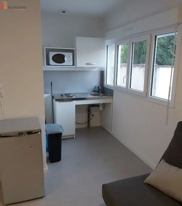Studio meublé 22m² Roanne - Proche gare et IUT - Photo 4