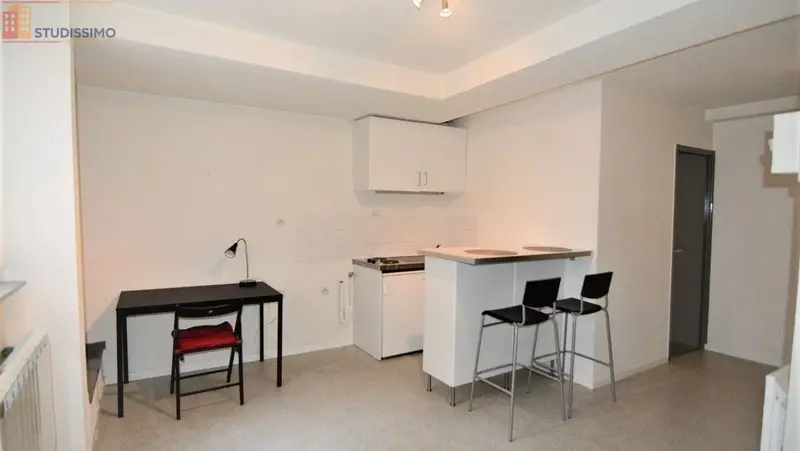 Studio 25m² Saint-Étienne 42000 - Sur cour, proche commerces - Photo 4