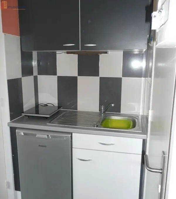 Studio meublé 18m² Le Puy-en-Velay - Calme, vue, parking - Photo 1