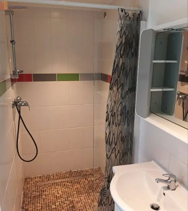 Studio meublé 16m² Orvault - Calme, proche commerces - Photo 3
