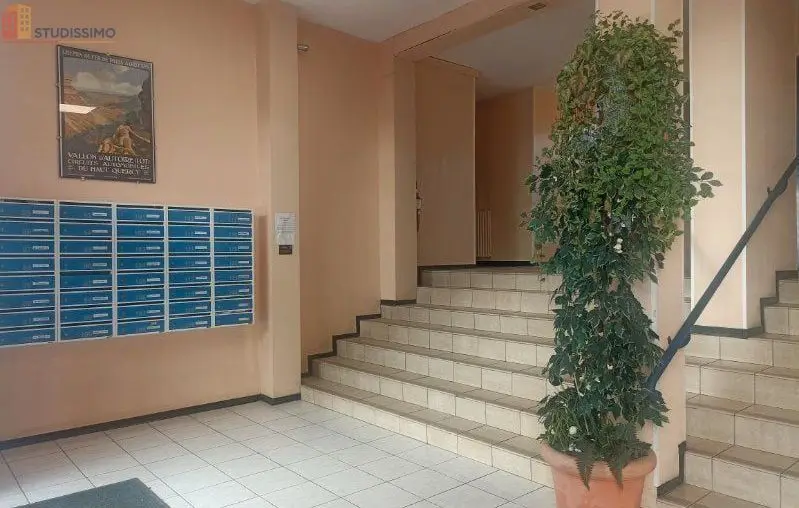 Studio meublé 18m² Cahors centre - Meublé, parking - Photo 2