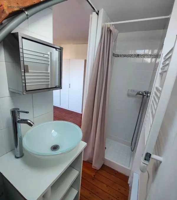 Studio meublé 15m² Nantes centre - Lumineux, calme sur cour - Photo 1