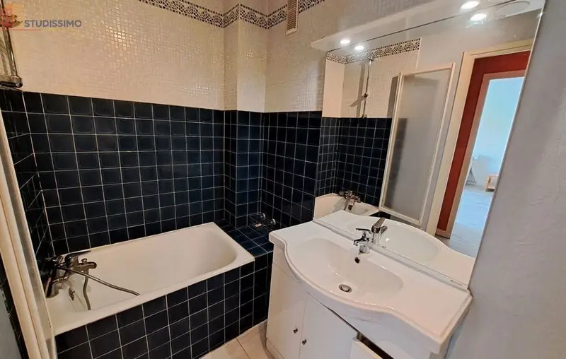 Studio meublé 32m² Nantes centre - Meublé, 3e étage - Photo 3