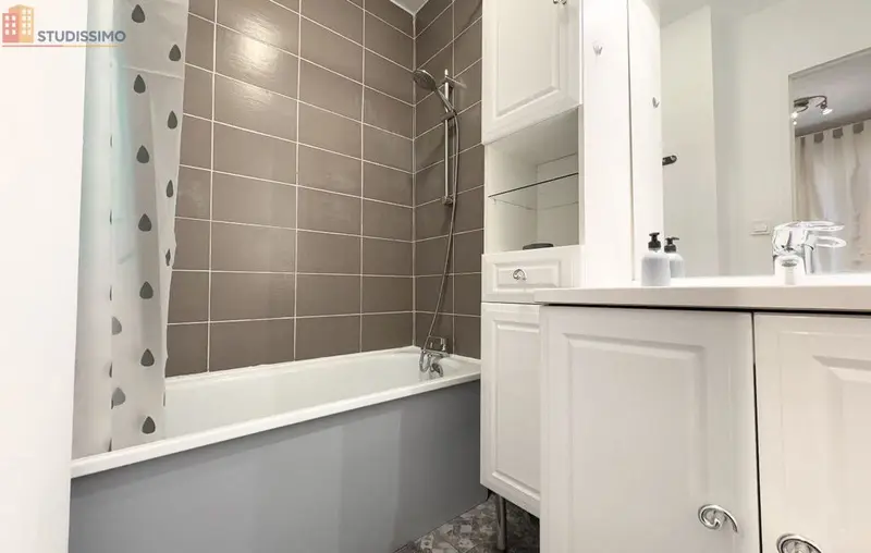 Studio 30m² Olivet - Meublé, DPE D - Photo 4