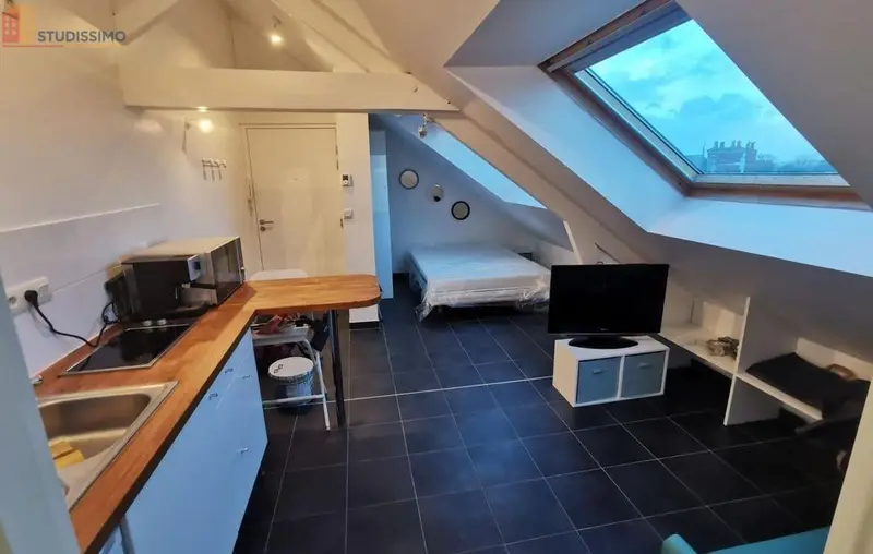 Studio meublé 13m² Nantes 44100 - Meublé, dernier étage - Photo 4