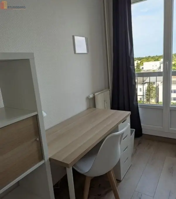 Studio meublé 9m² Orléans 45100 - Lumineux, 6e étage - Photo 2