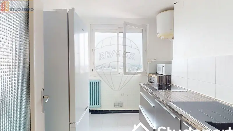Studio meublé 11m² Orléans - En étage élevé, lumineux - Photo 4