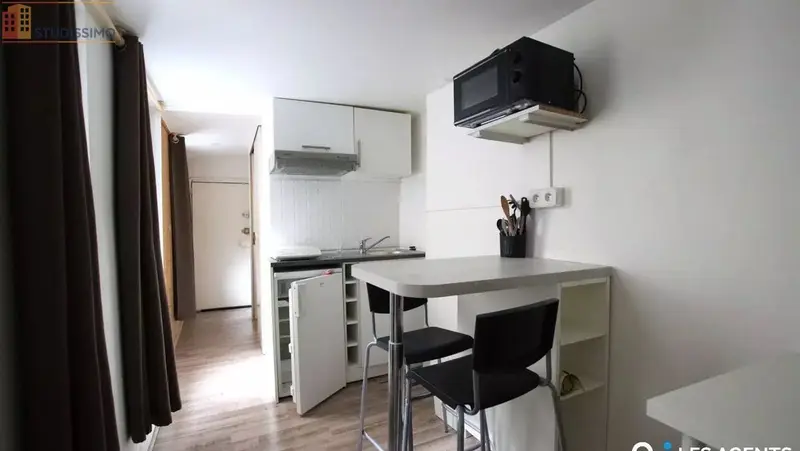 Studio meublé 18m² Orléans - Meublé, 1er étage - Photo 4