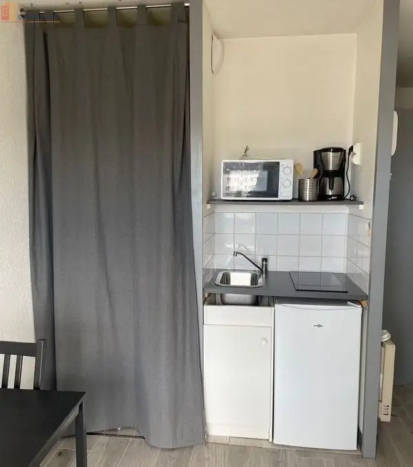 Studio meublé 16m² Saint-Nazaire - Dernier étage, lumineux - Photo 2
