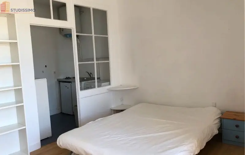 Studio meublé 21m² Nantes centre - Excellent état, dernier étage - Photo 5
