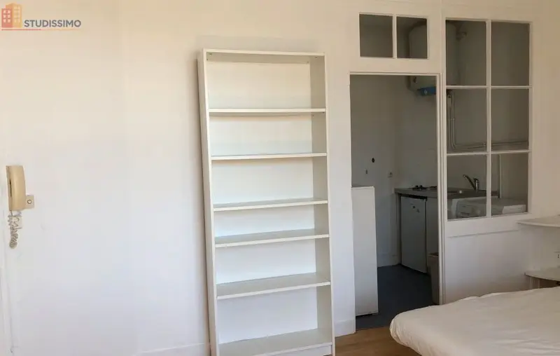 Studio meublé 21m² Nantes centre - Excellent état, dernier étage - Photo 1