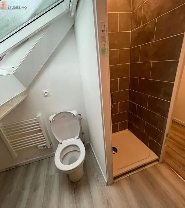 Studio meublé 11m² Saint-Nazaire - Sous comble, calme - Photo 2