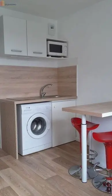 Studio meublé 17m² Nantes 44000 - Meublé, au 4e étage - Photo 1