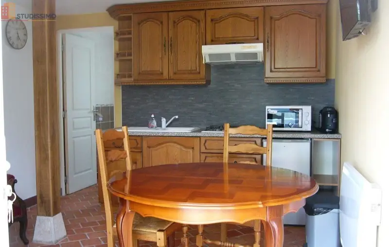 Studio meublé 40m² Dampierre-en-Burly - Meublé, DPE C - Photo 4
