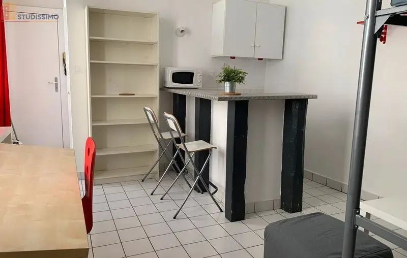 Studio meublé 25m² Nantes centre - Lumineux, dernier étage - Photo 5