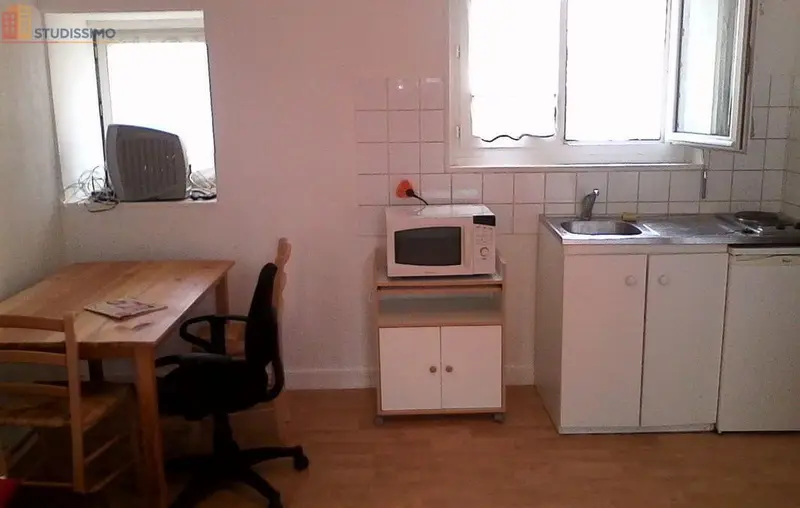 Studio meublé 20m² Angers centre - Parking, meublé - Photo 2