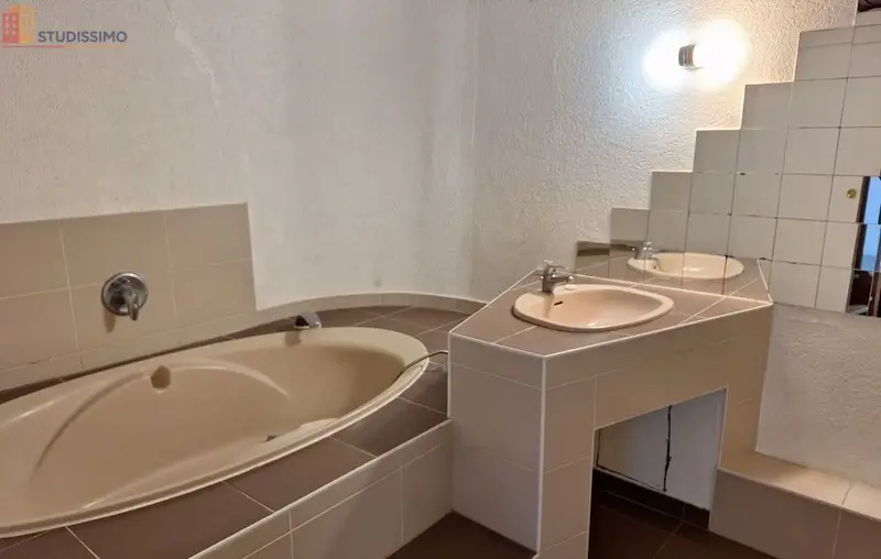 Studio 44m² Nantes centre - Duplex, dernier étage - Photo 9