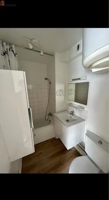 Studio meublé 20m² Nantes 44000 - Disponible, proche commodités - Photo 2