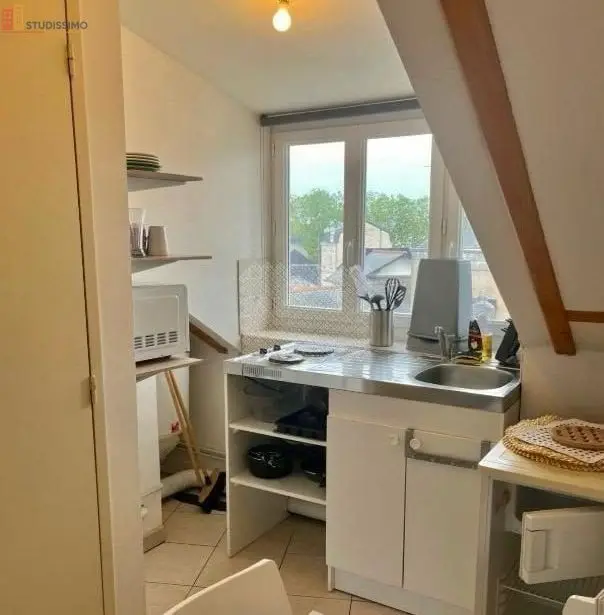 Studio meublé 17m² Angers 49100 - Lumineux, 2e étage - Photo 1
