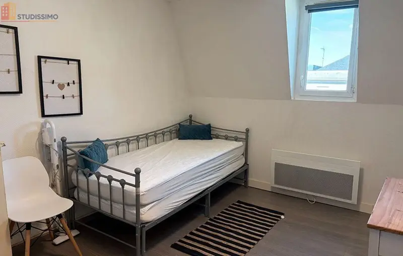 Studio 14m² Angers 49000 - Meublé, dernier étage - Photo 4