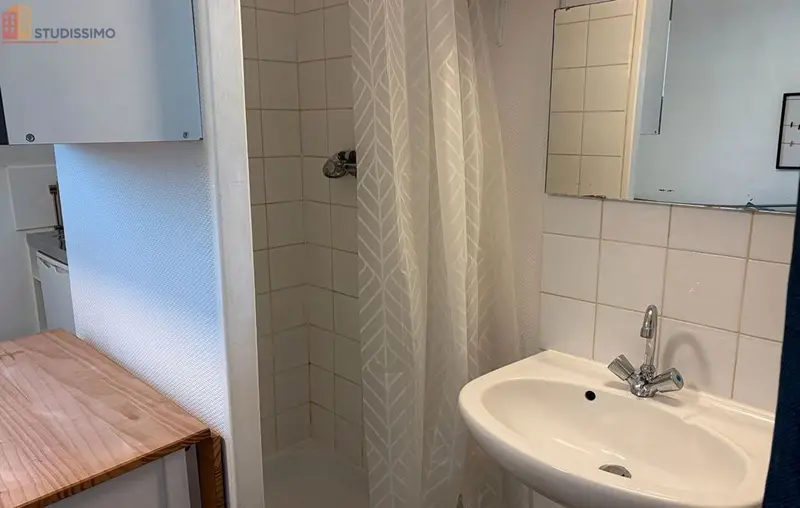 Studio 14m² Angers 49000 - Meublé, dernier étage - Photo 2