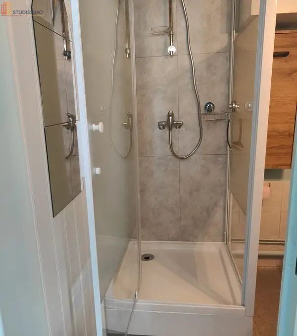 Studio meublé 25m² Nantes Ile de Nantes - Meublé, 3e étage - Photo 3