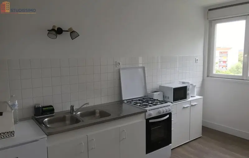 Studio meublé 28m² Cholet - 2e étage, lumineux - Photo 9