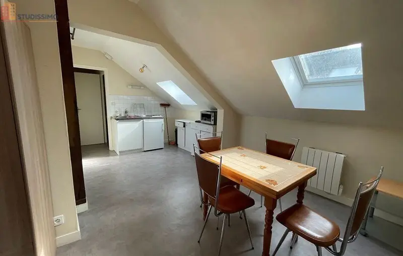 Studio 26m² Cholet - Meublé, dernier étage - Photo 10