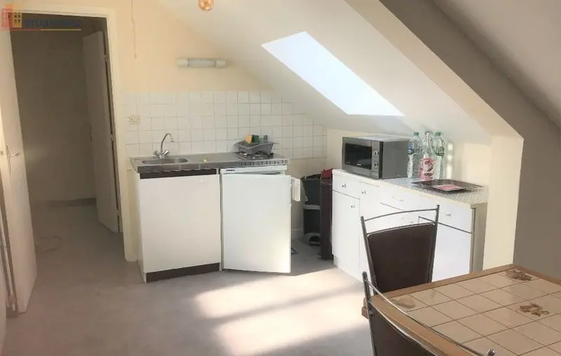 Studio 26m² Cholet - Meublé, dernier étage - Photo 9