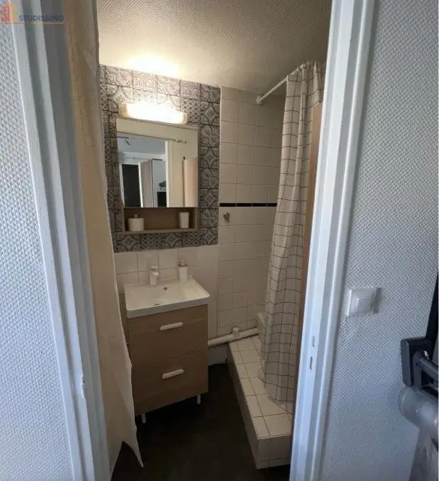 Studio meublé 9m² Angers 49100 - Hyper centre, 3e étage - Photo 3