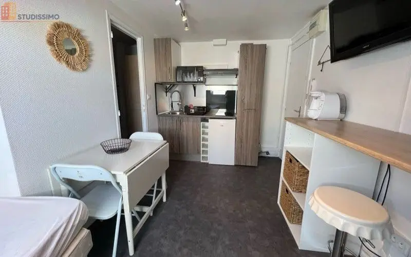 Studio meublé 9m² Angers 49100 - Hyper centre, 3e étage - Photo 2