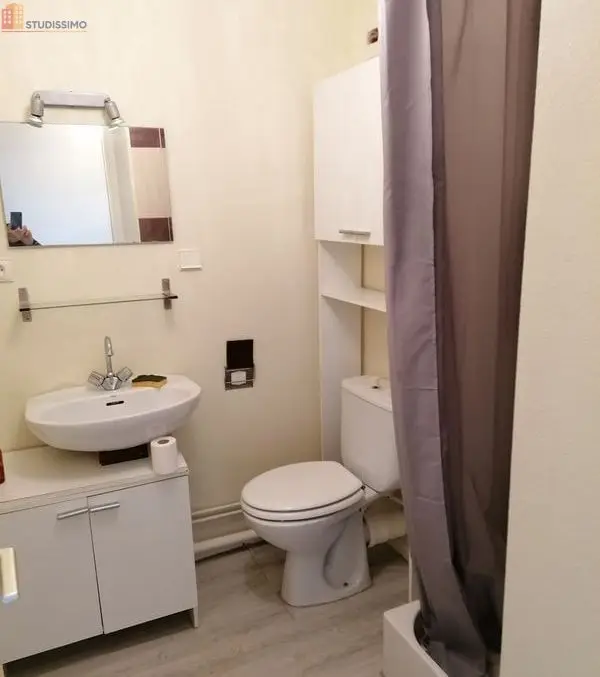 Studio meublé 20m² Cherbourg-en-Cotentin - Meublé, 2e étage - Photo 2