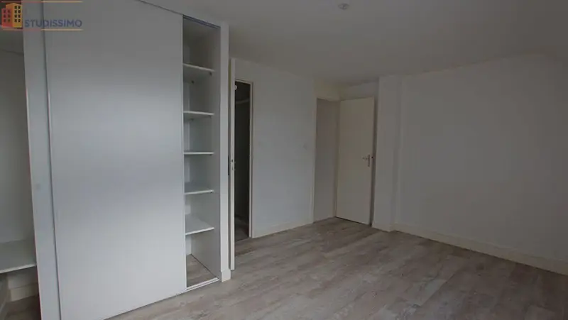 Studio 33m² Cholet 49300 - Duplex, dernier étage - Photo 4