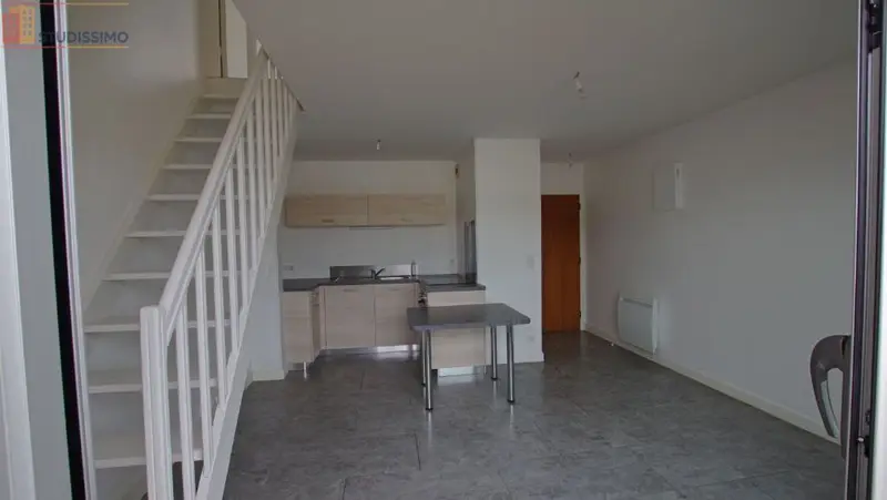 Studio 33m² Cholet 49300 - Duplex, dernier étage - Photo 1
