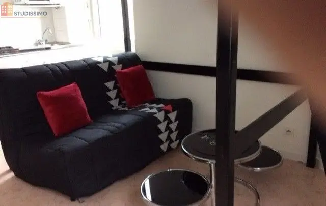 Studio meublé 20m² Cholet 49300 - Hyper centre - Photo 8