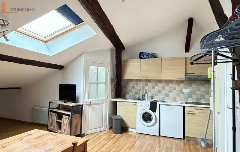 Studio meublé 20m² Châlons-en-Champagne centre - Meublé, proche commerces - Photo 2