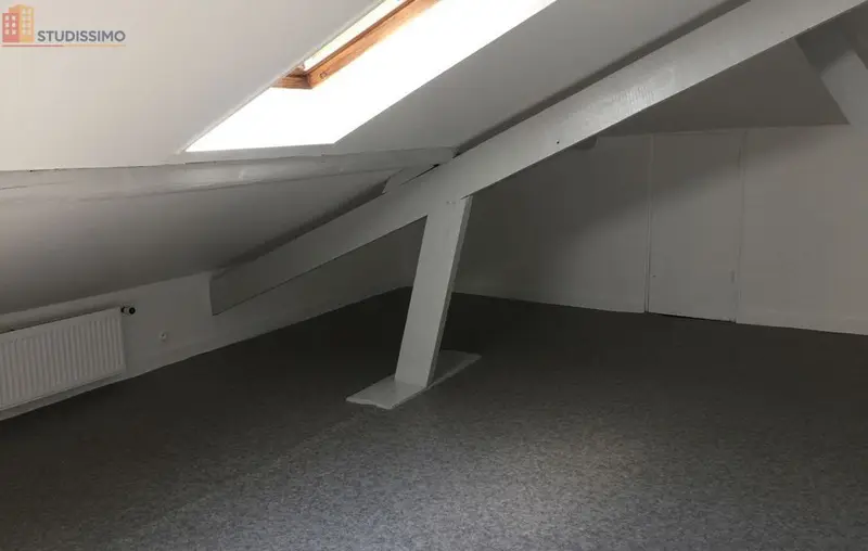 Studio 10m² Reims 51100 - Mansardé, kitchenette séparée - Photo 2